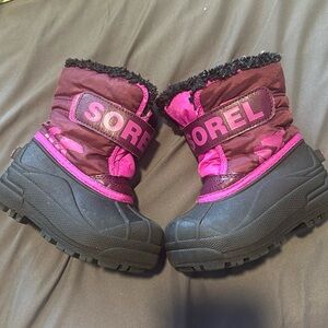Toddler Sorel boots size 7